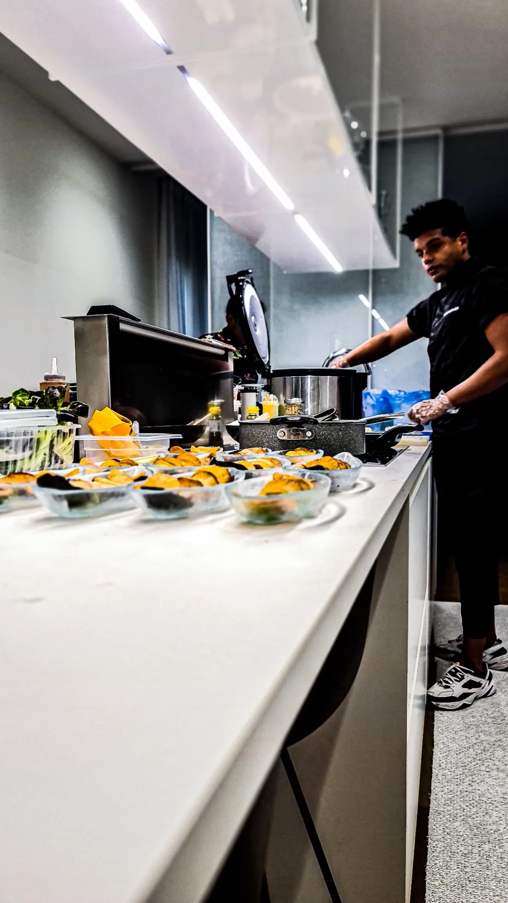 Catering & Buffet, 35